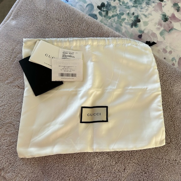 Gucci Marmont Small Camara Bag - Picture 15 of 16